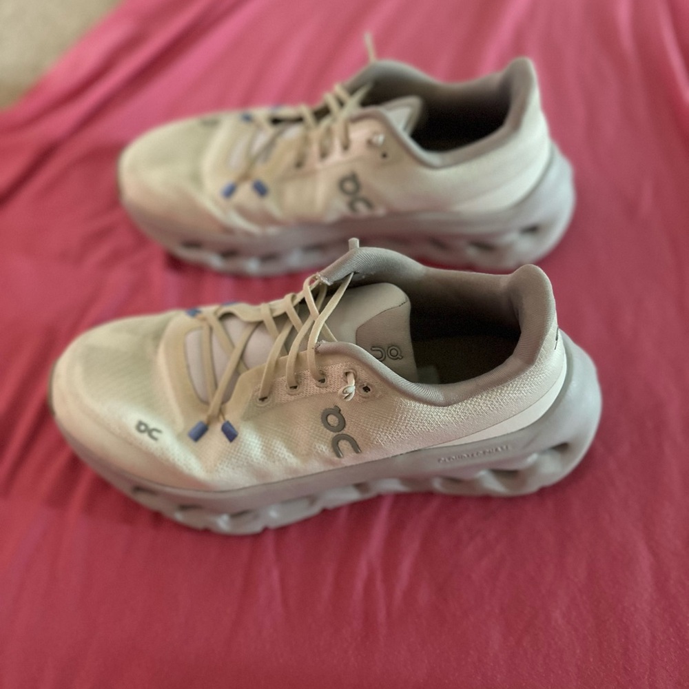 On Cloudtilt Running Shoes - Pale Lavender/white - Picture 9 of 10